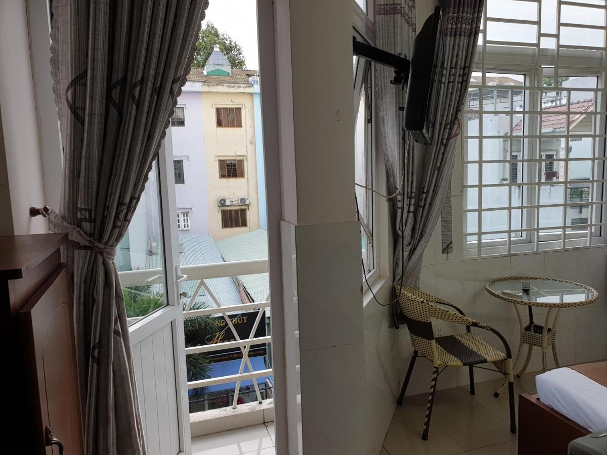 Bin Hom Hotel Biên Hòa Buitenkant foto