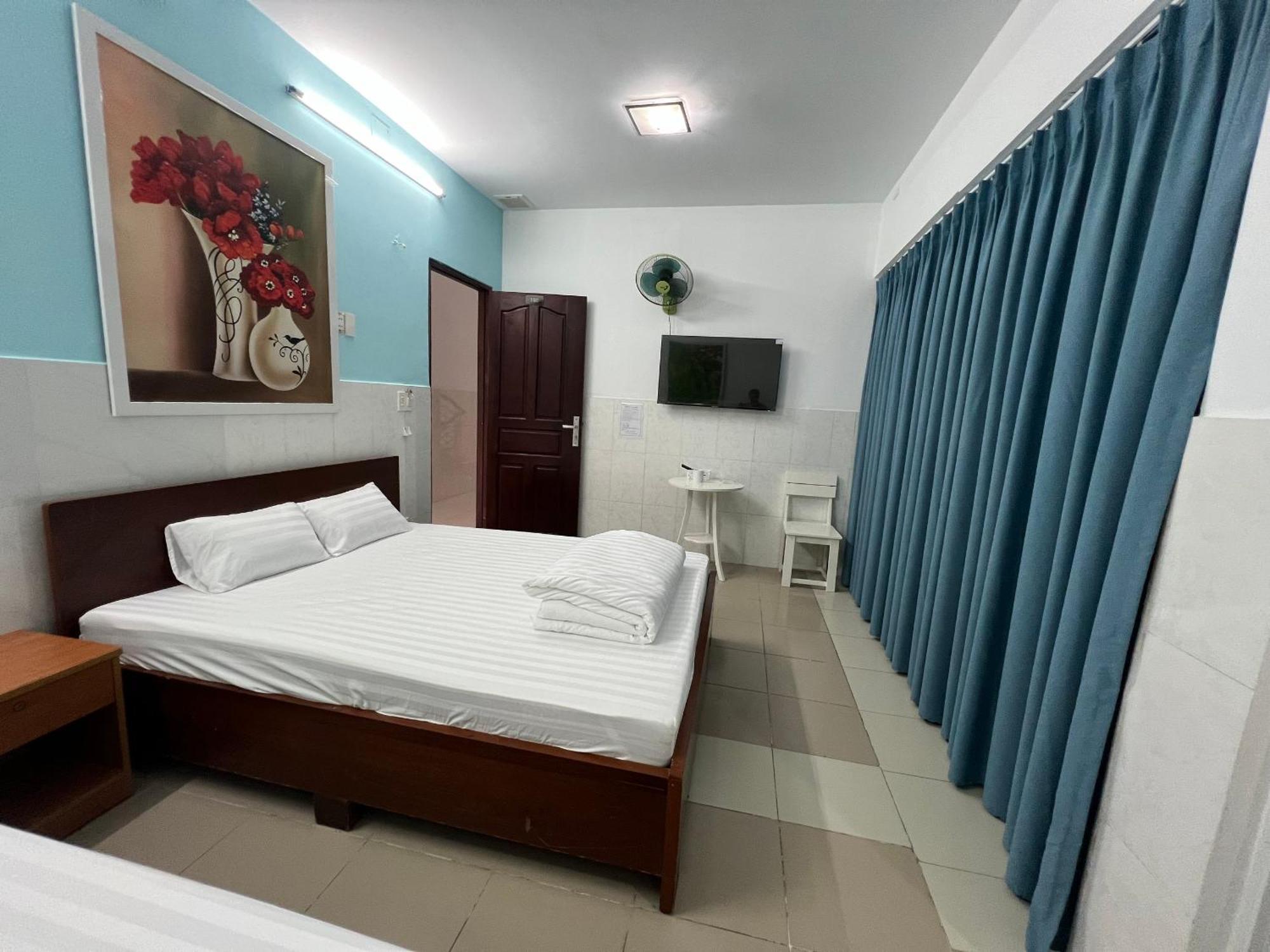 Bin Hom Hotel Biên Hòa Buitenkant foto