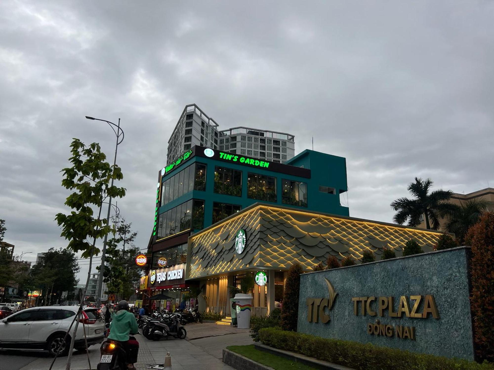 Bin Hom Hotel Biên Hòa Buitenkant foto