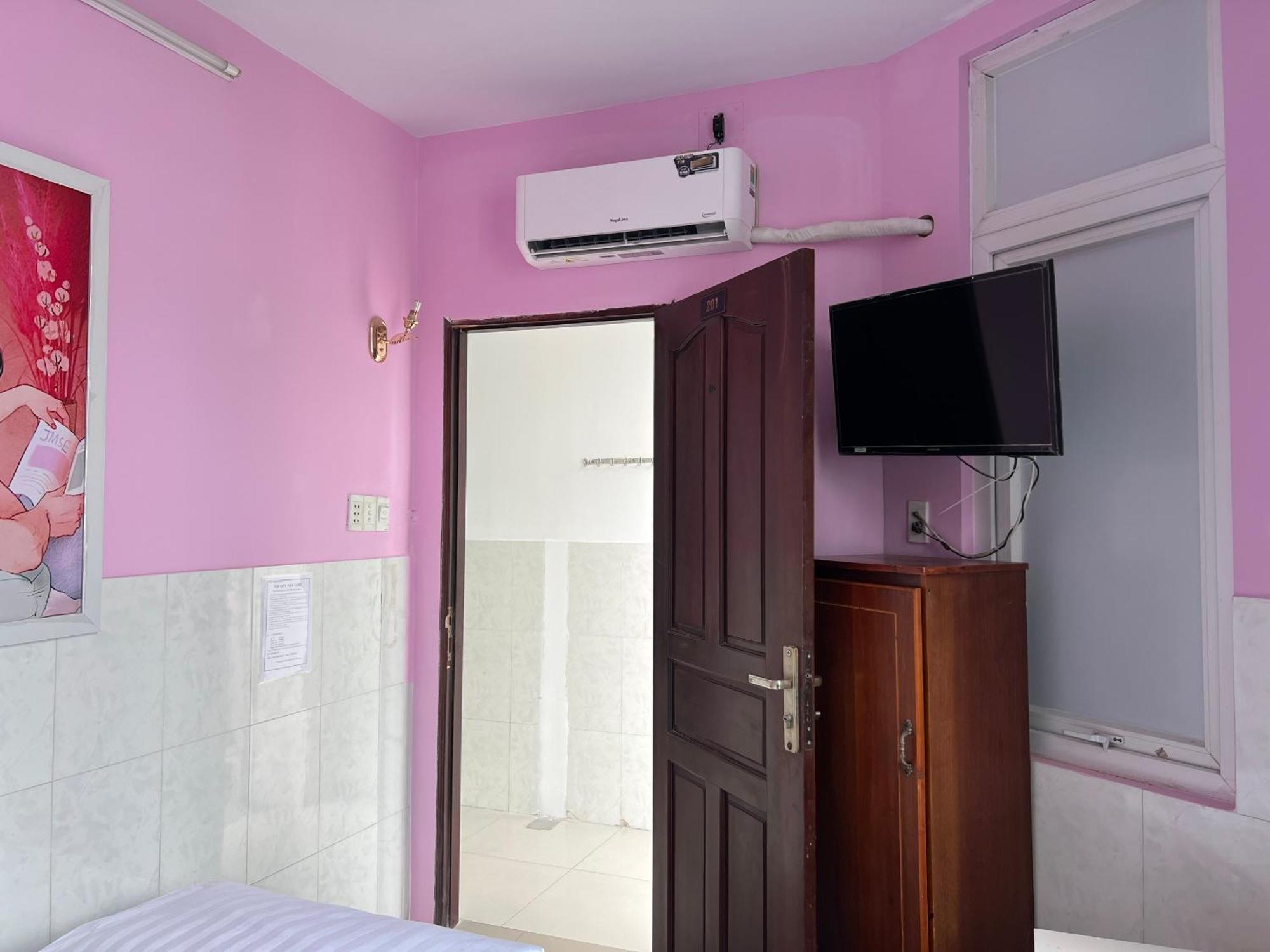 Bin Hom Hotel Biên Hòa Buitenkant foto