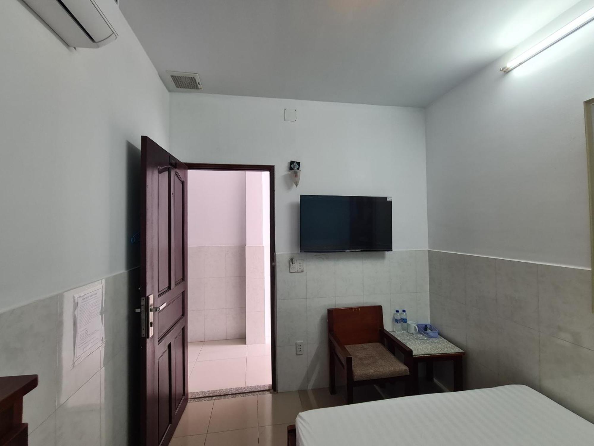 Bin Hom Hotel Biên Hòa Buitenkant foto